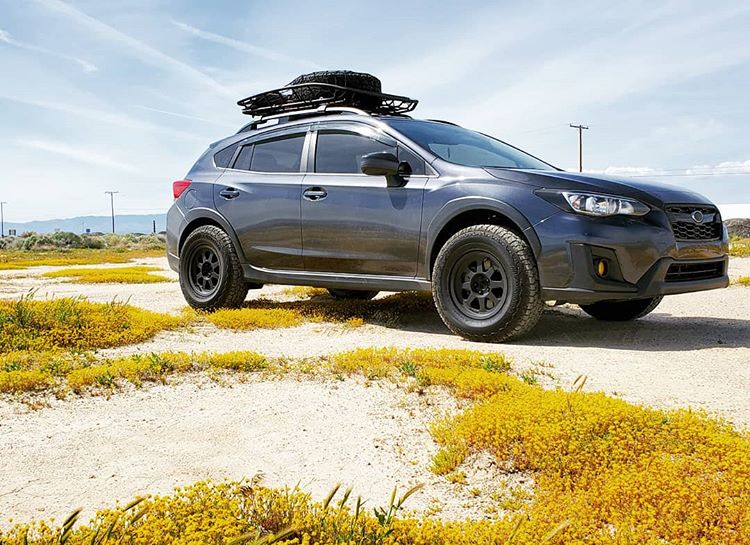 subaru crosstrek tire size