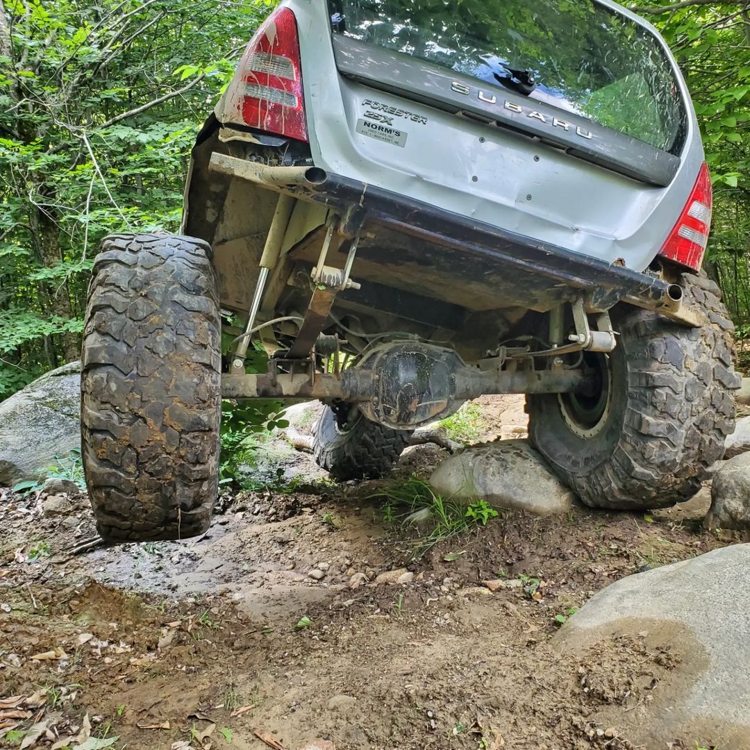 subaru forester on one ton axles and huge offroad tires