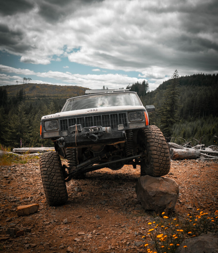 lifted jeep cherokee